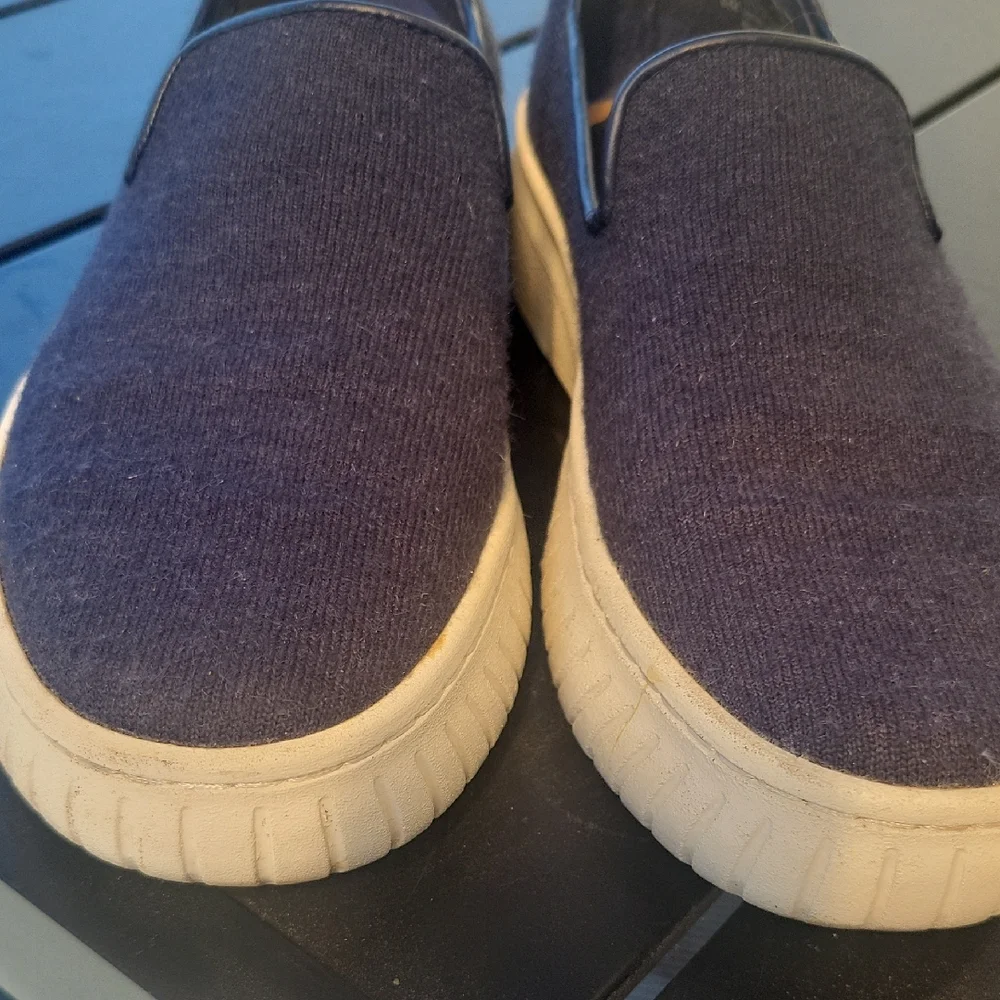 Sofft Women's Navy Slip-On Sneakers - Picture 6 of 10